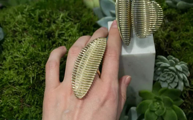 扎哈與喬治·杰生（Georg Jenson）的作品薄片（Lamellae）系列