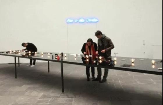 發現最值得觀看的藝術家展品