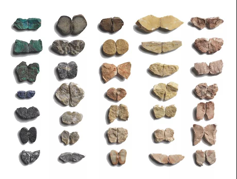 分裂的石塊系列, 胸針, 2006-2019, 石頭, 不銹鋼, 膠水 ©Vered Kaminski & Elie Posner